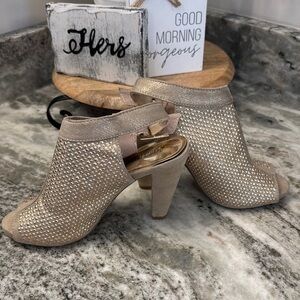 Elegant Gold Peep-Toe Heels